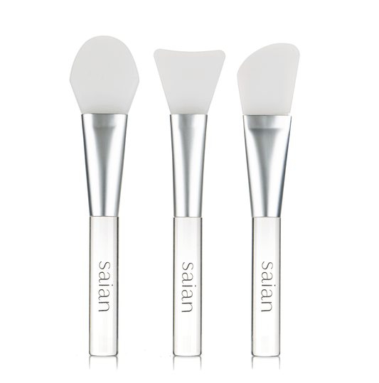Saian Silicone Applicator Spatula Trio shows three soft tools for smooth mask application without using fingers.