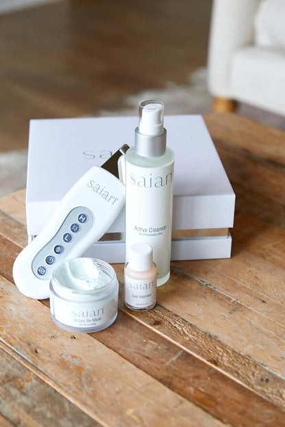 Saian Skin Scrubber Spatula pairs with cleanser, mask, and spot treatment to clarify pores and smooth oily skin at home care